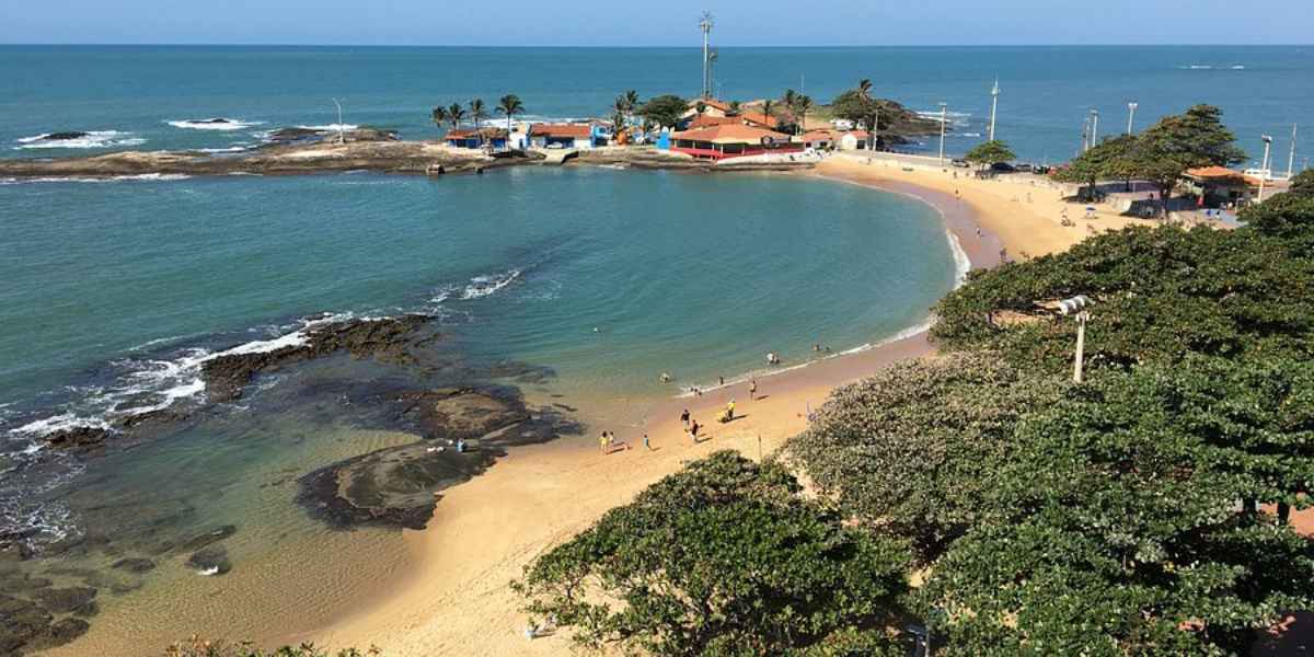 Primeiras praias para conhecer em Guarapari (Centro e Região)